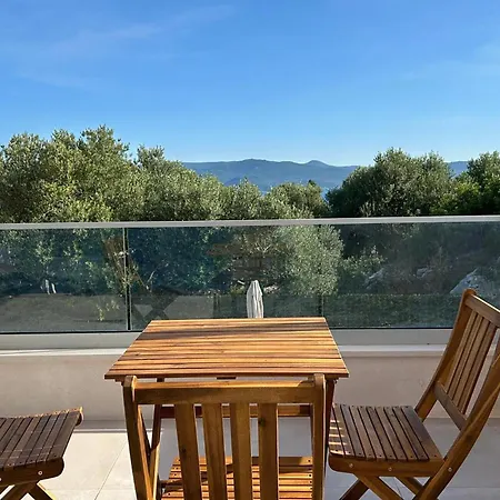 Stunning In Feriehus Kremena