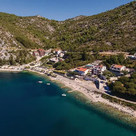 Feriehus Stunning In Kremena